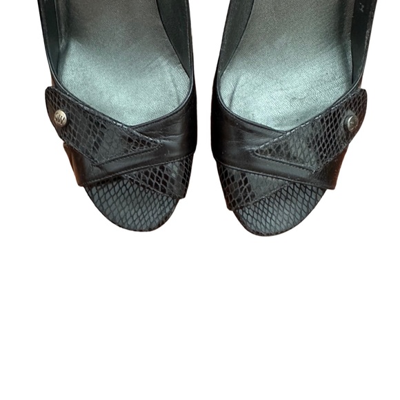 STUART WEITZMAN Heels | Size 6.5 - Picture 3 of 7